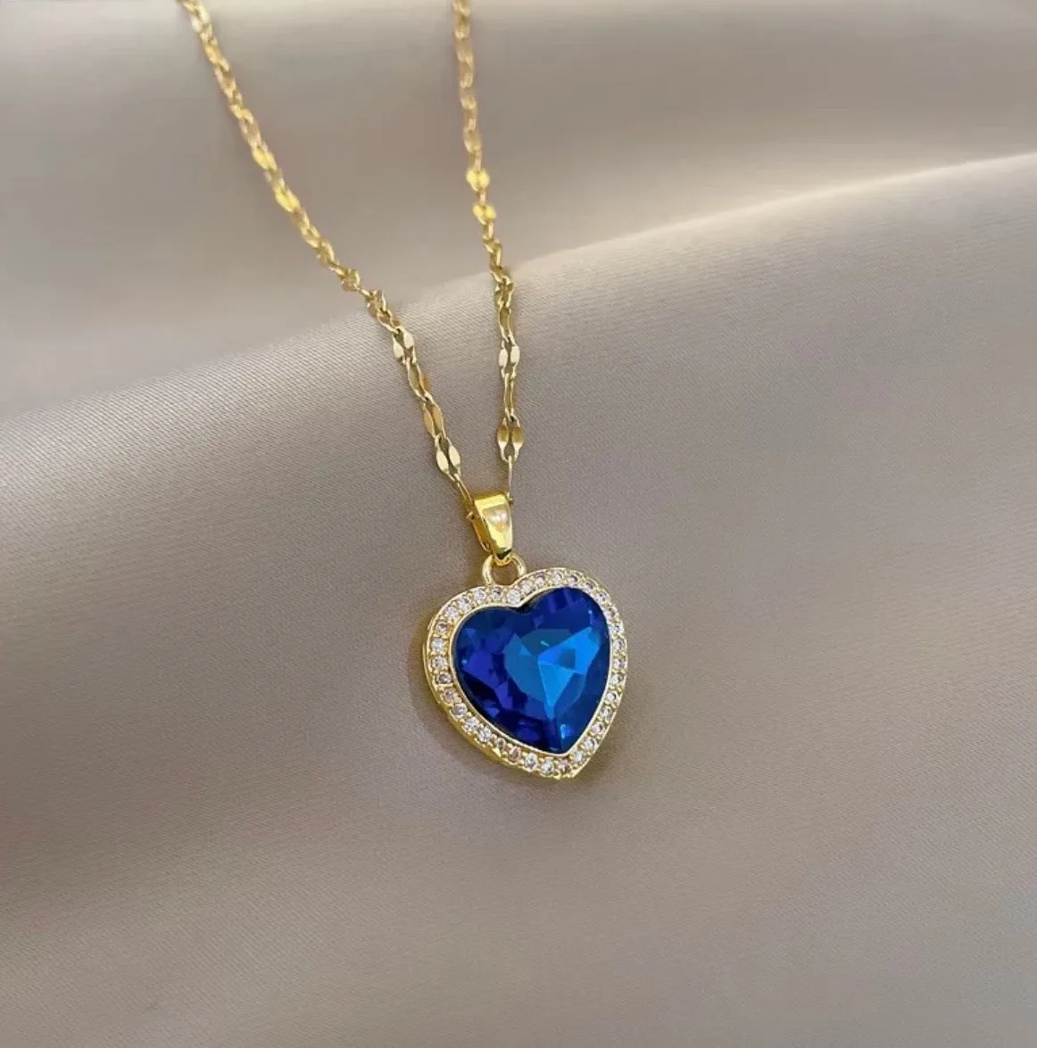 Heart-Shaped Necklace for Women ( Standard Delivery )