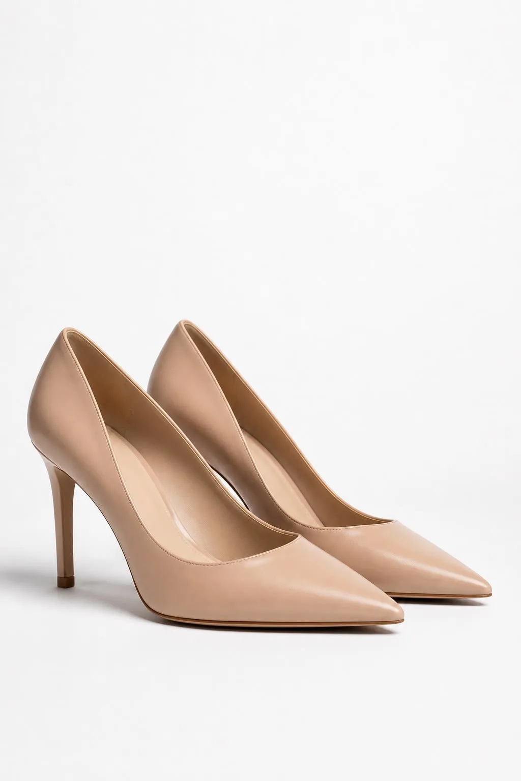 Female Heel shoe wine milky